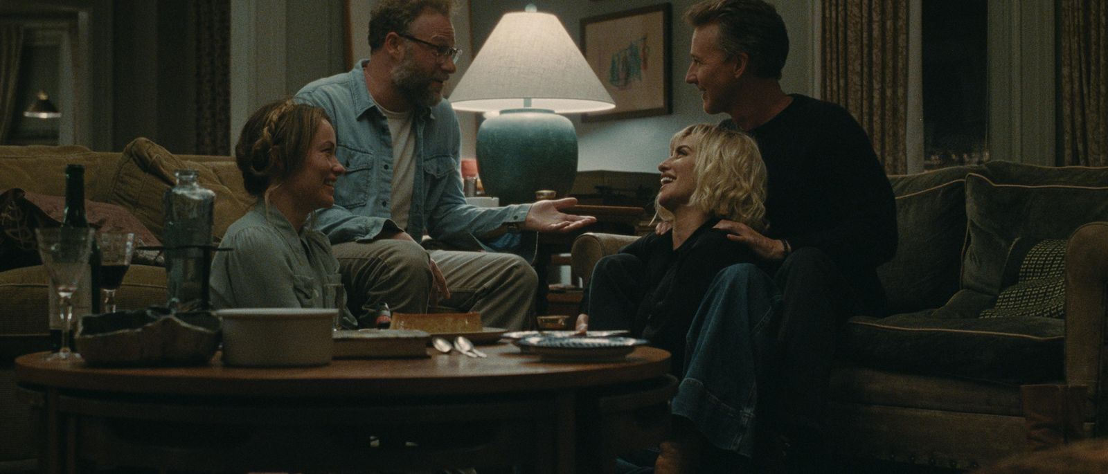 An uncomfortable dinner party in The Invite